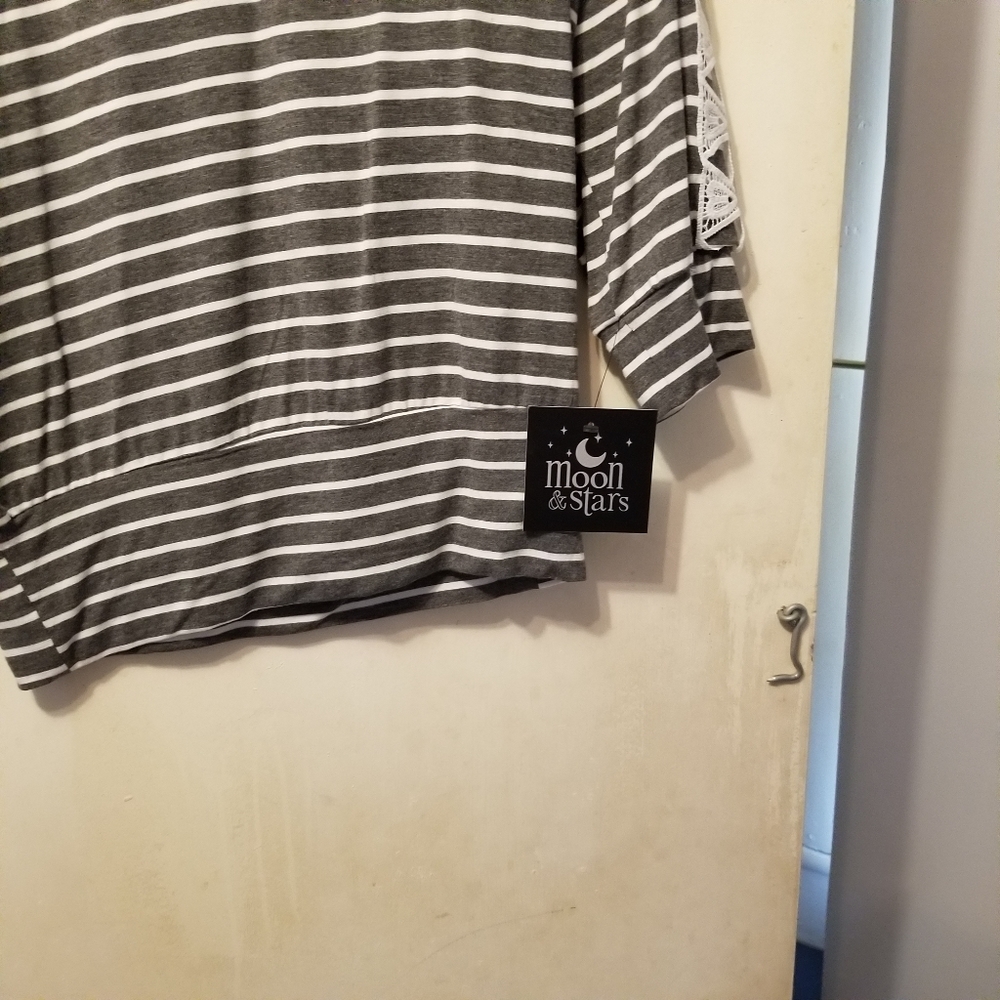 Shirt - Picture 2 of 2